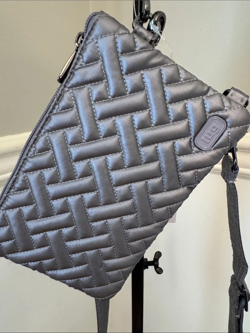 Lug peekaboo Quilted Metallic Pearl Crossbody/wristlet w/Detachable Straps
